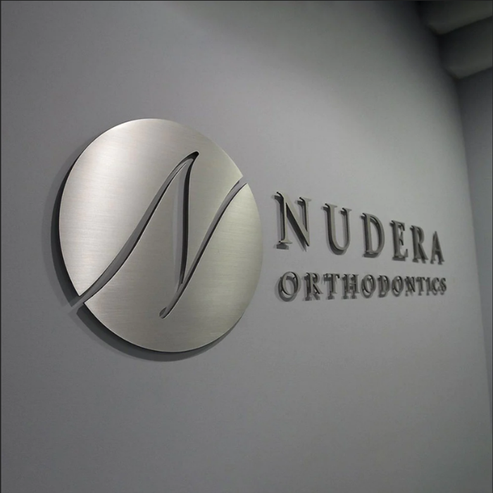 Logo lettrage en alu Dibond